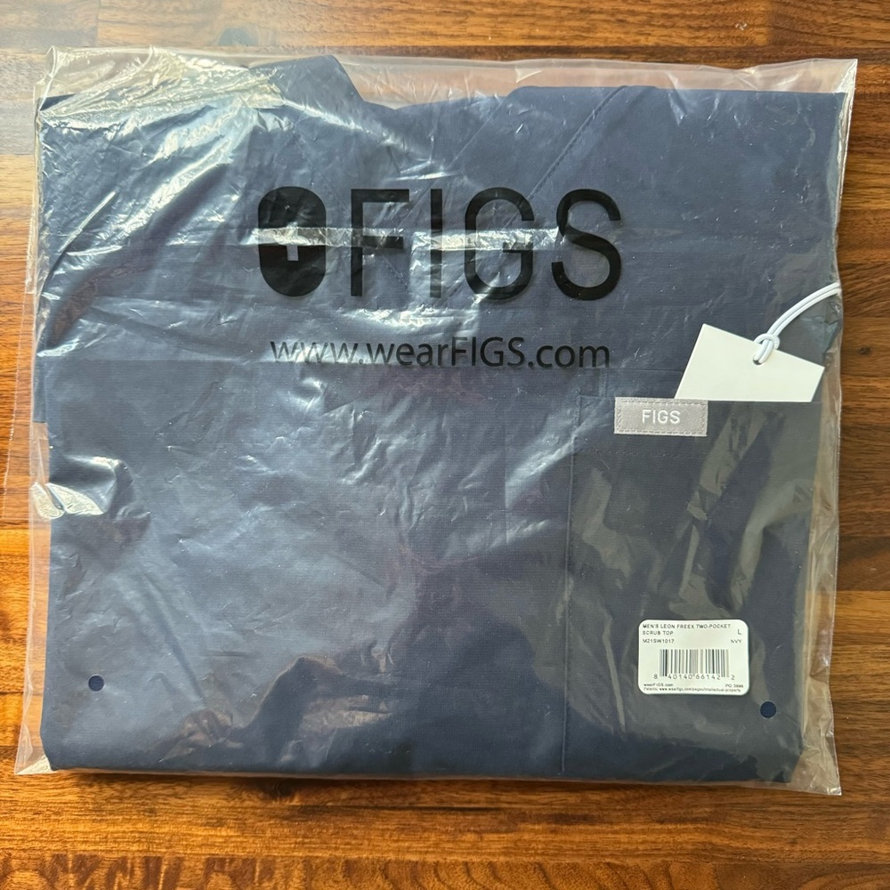 Figs Leon Freex Two-Pocket Navy Scrub Top